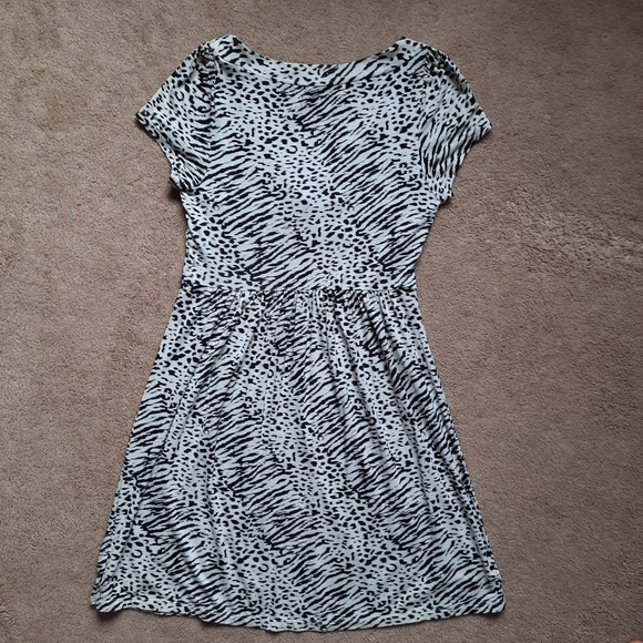 Twenty One print cap sleeve dress - Picture 2 of 2
